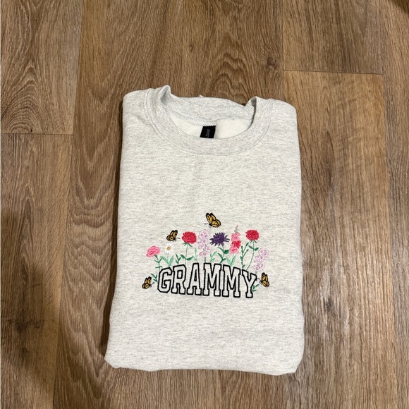 Custom Grammy grandma gray Sweatshirt - Picture 1 of 4